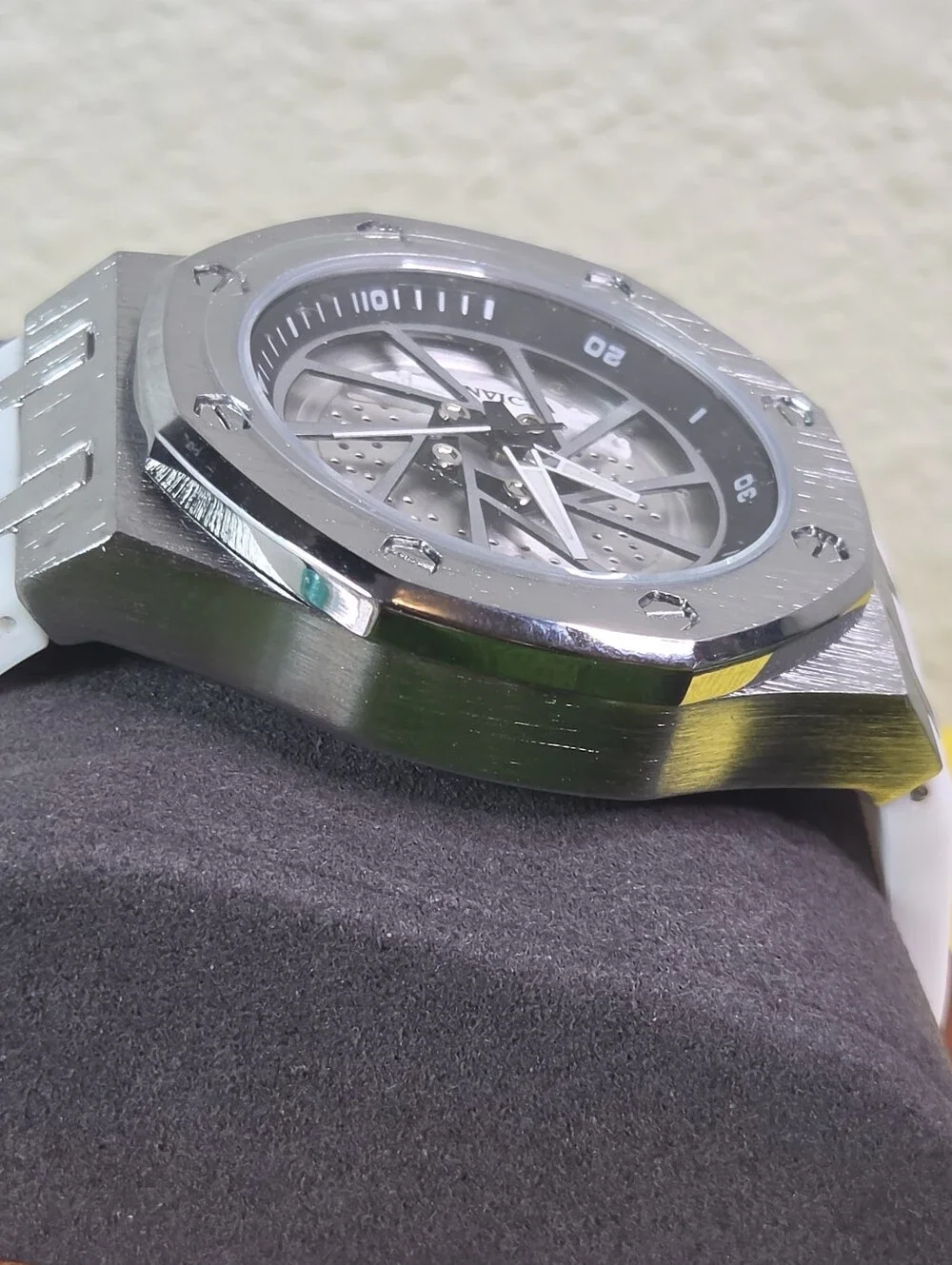 Invicta Speedway Rim Men’s 42mm Silver White Quartz Watch Flame Fusion 70039